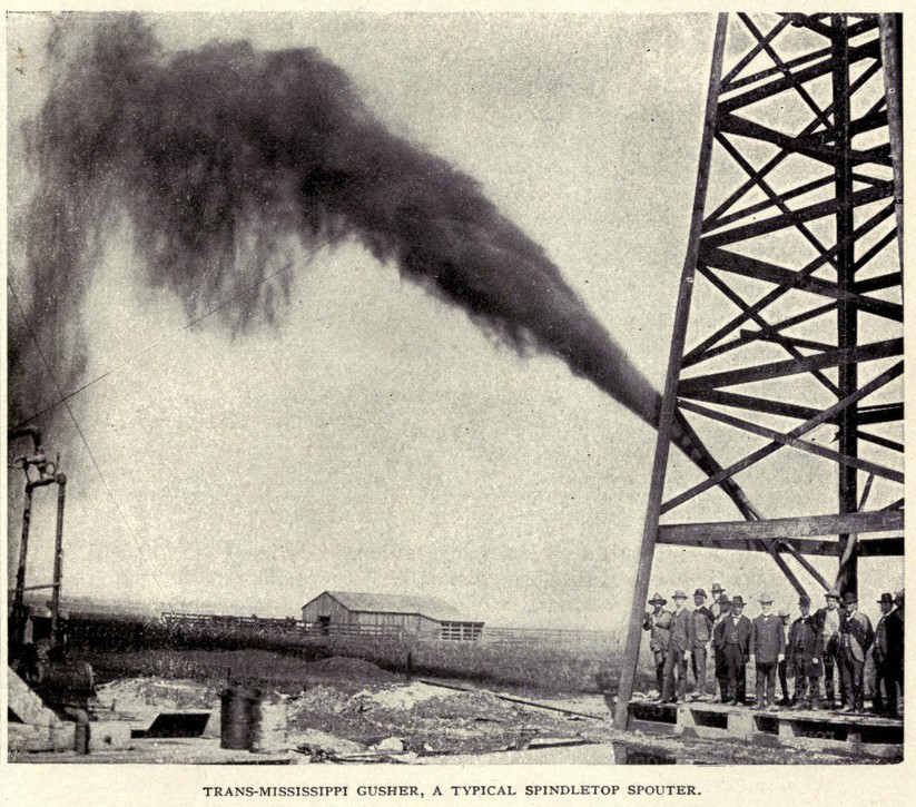A spindletop spouter gushes oil in 1902. (Image: Wikimedia Commons)